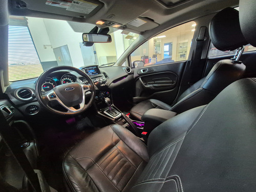 Ford Fiesta Kinetic 1.6 Sedan Titanium Powershift Ugarcia