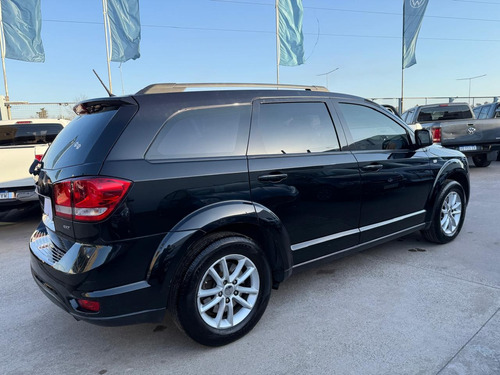 D_645912-MLA89754279526_082025-O-1 Dodge Journey 2.4 Sxt Atx Techo 3filas Semini Lucas