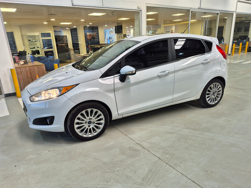 Ford Fiesta Kinetic 1.6 Sedan Titanium Powershift Ugarcia