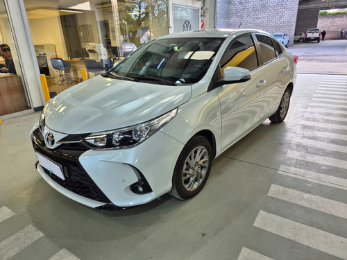 Toyota Yaris 1.5 107cv Xls Cvt Sedan Ugarcia