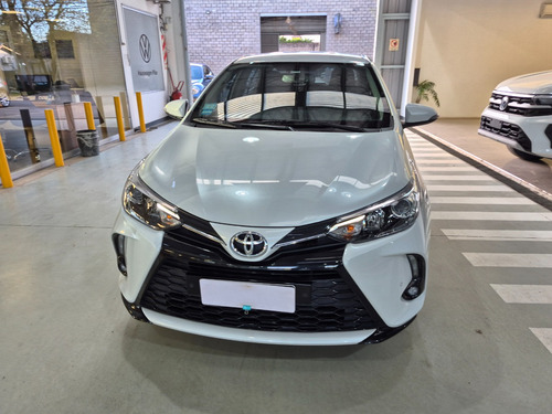 Toyota Yaris 1.5 107cv Xls Cvt Sedan Ugarcia
