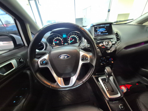 Ford Fiesta Kinetic 1.6 Sedan Titanium Powershift Ugarcia