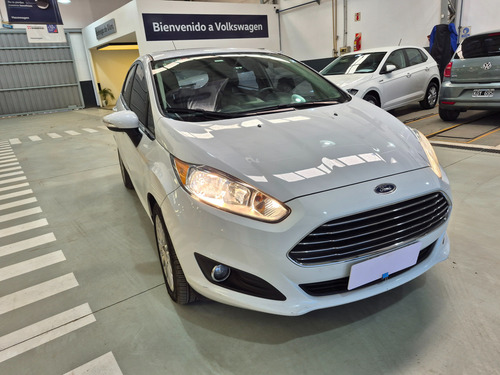 Ford Fiesta Kinetic 1.6 Sedan Titanium Powershift Ugarcia