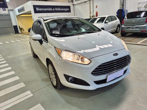 Ford Fiesta Kinetic 1.6 Sedan Titanium Powershift Ugarcia