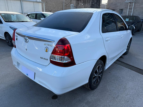 Toyota Etios 1.5 Sedan Xls Semini Lucas
