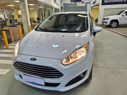 Ford Fiesta Kinetic 1.6 Sedan Titanium Powershift Ugarcia