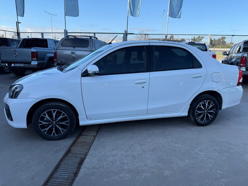 Toyota Etios 1.5 Sedan Xls Semini Lucas