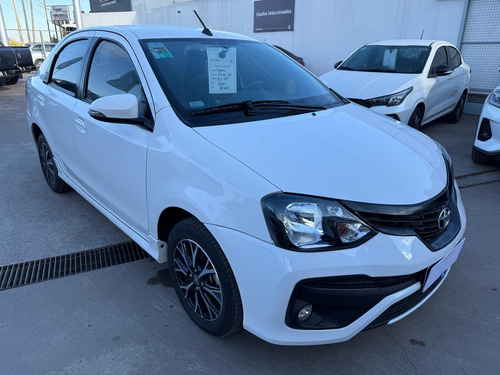 Toyota Etios 1.5 Sedan Xls Semini Lucas
