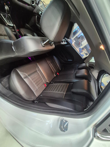 Ford Fiesta Kinetic 1.6 Sedan Titanium Powershift Ugarcia