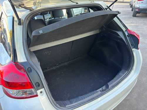 D_644969-MLA95121702251_102025-O Toyota Yaris 1.5 107cv Xs - Us